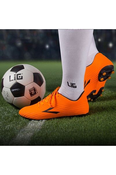 LIG حذاء كرة القدم للرجال باللون البرتقالي والأسود من Aras