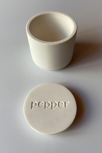 sin istanbul Concrete Pepper Shaker with Lid White
