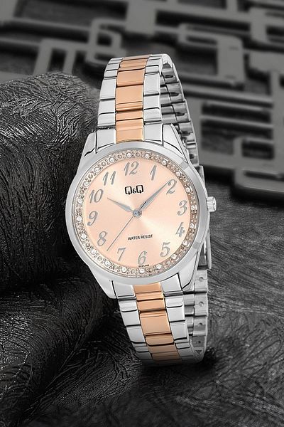 Q&Q Metal Women's Wristwatch Pqc07j