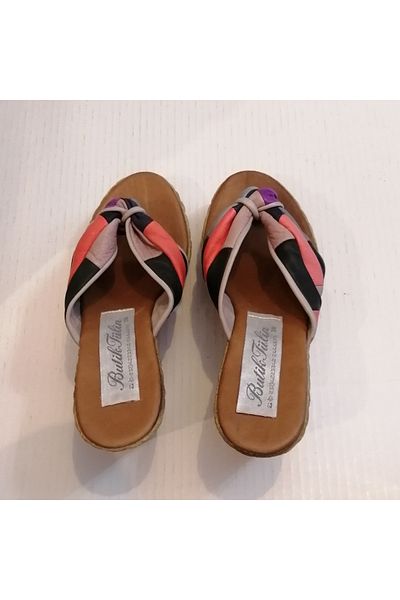 Butik Tülin شبشب نسائي من الجلد الطبيعي متعدد الألوان معقود من الجلد الطبيعي وكعب عريض