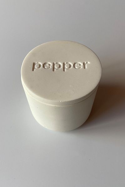 sin istanbul Concrete Pepper Shaker with Lid White