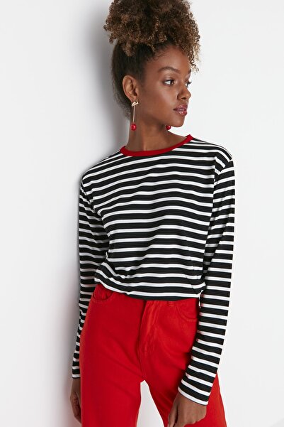 Trendyol Collection Černé pruhované tričko Relaxed Fit Basic Krátký rukáv Rybí žebro Barevné pletené tričko TWOAW23TS00026