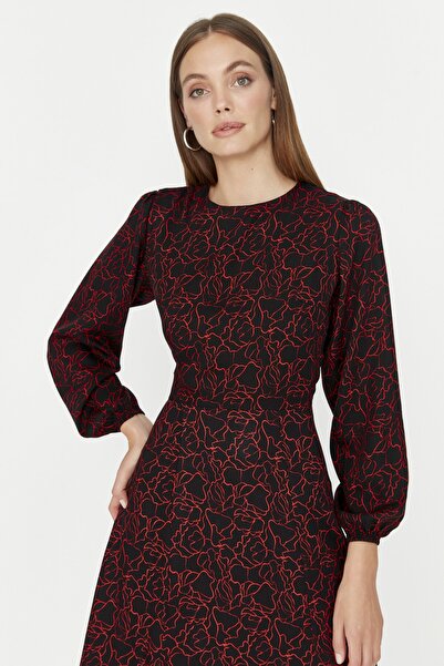 Trendyol Collection Černé tkané šaty s rozparkem TWOAW23EL00325