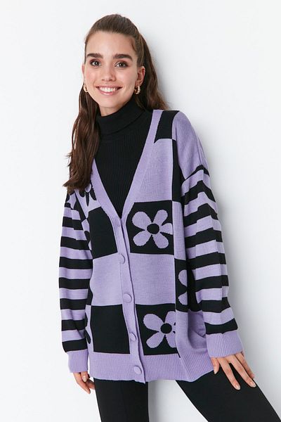 Trendyol Modest Πλεκτή ζακέτα με μωβ φλοράλ σχέδια TCTAW23HI00028