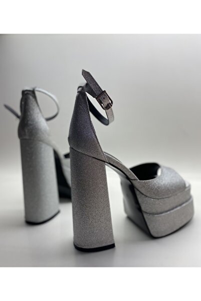 HAYYSHOES Gümüş Simli Bilekten Bağlamalı Çift Platform Topuklu Sandalet