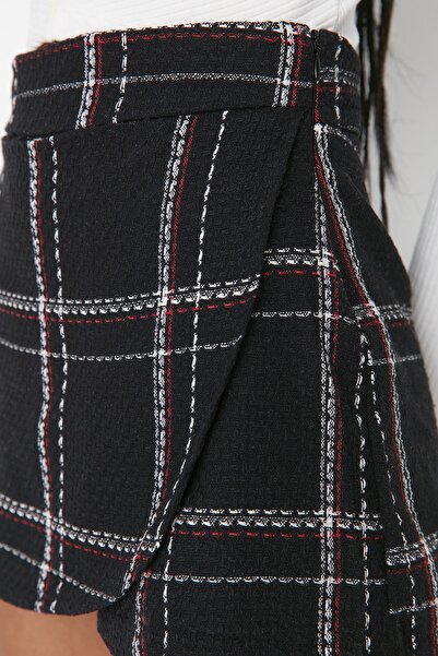 Trendyol Collection Černé kostkované tkané šortky s tvídovým vzorem sukně TWOAW23SR00017