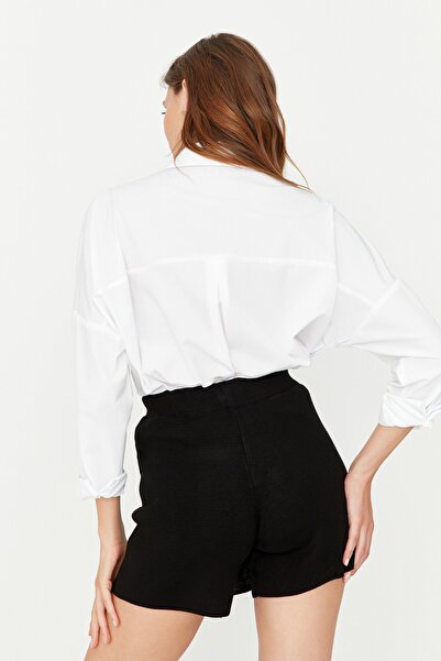 Trendyol Collection Černé vypasované mini šortky Pletená sukně TWOAW23ET00246