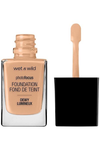 WET N WİLD Photo Focus Foundation - Dewy Lumineux Classic Beige Foundation