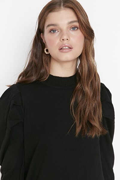 Trendyol Modest Černé pletené šaty s výstřihem na ramenou TCTAW23EB00047