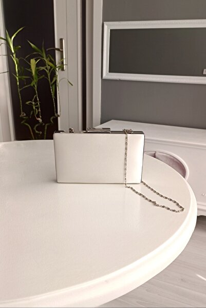 LA CALZATURE Sedef Satin Slim Cornered Case Rochie De Seara Geanta Femei Box