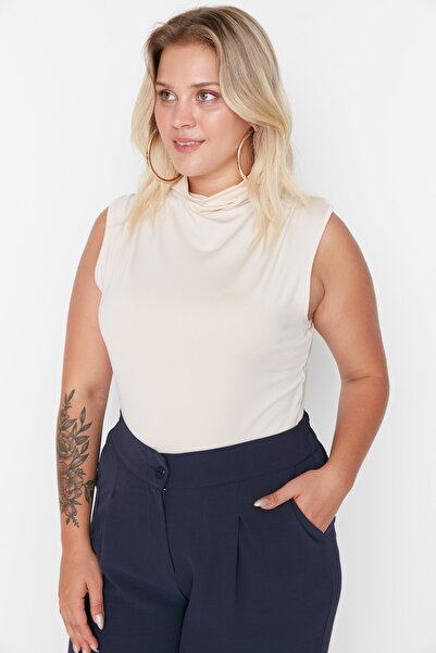 Trendyol Curve Dzianinowy korpus z wysokim kołnierzem i zatrzaskami w kolorze kamienia TBBSS22CS00006