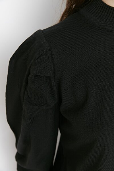 Trendyol Modest Černé pletené šaty s výstřihem na ramenou TCTAW23EB00047