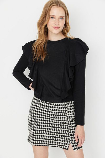 Trendyol Collection Black Ruffle Detailed Selanik Basic Knitted Blouse TWOAW23BZ00467