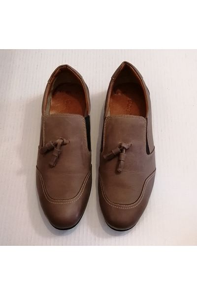 D By Divarese Unisex Genuine Leather Burning Sand Color Soft Flat Rubber Sole Loafer with Elastic Sides and Pompoms