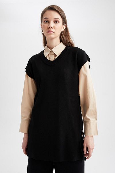 DeFacto Regular Fit V-Neck Vest