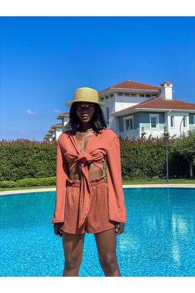 La Sarta Women's Cinnamon Elastic Waist Shorts