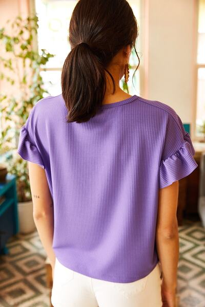 Olalook Damska koszulka na ramiączkach w kolorze fioletowym z falbankami TSH-19000417