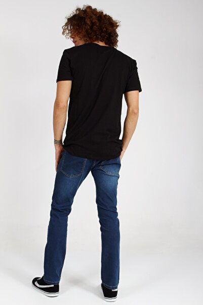 Collezione Ανδρικό μαύρο αθλητικό μπλουζάκι - κανονική εφαρμογή, κοντό μανίκι