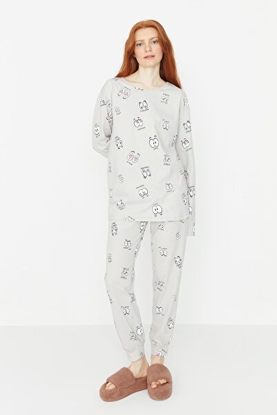 Trendyol Collection Pyjama - Grau - Mit Slogan