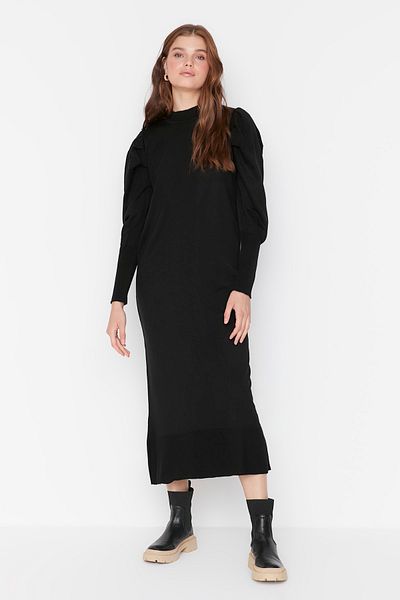Trendyol Modest Černé pletené šaty s výstřihem na ramenou TCTAW23EB00047