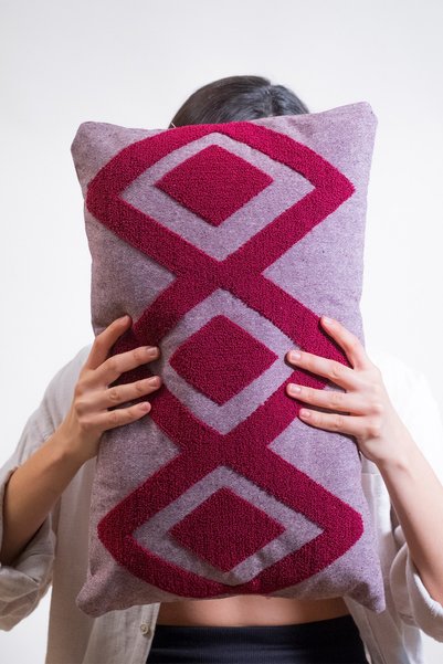 vivamaison Özel Tasarım Bordo Pamuk Kumaş Üzerine Punch Işlemeli Kırlent Kılıfı 35x55 Cm