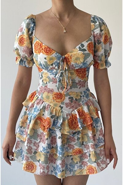 Afiş Butik Rochie cu fustă stratificată cu modele florale multicolore