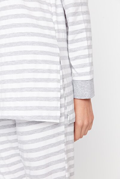 Trendyol Collection Šedé pruhované tričko ze 100% bavlny a set oblečení na spaní Jogger – Thmaw21Pt0565