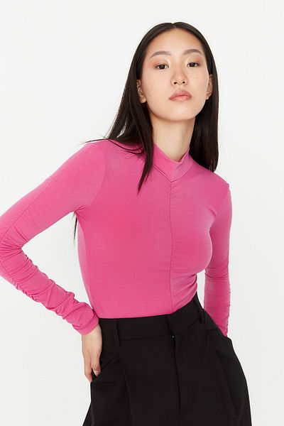 Kolekcia Trendyol Fuchsiové pletené telo