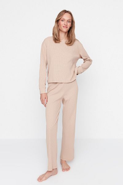 Trendyol Collection Zsinóros bézs kötött pizsama szett - THMAW21PT0009