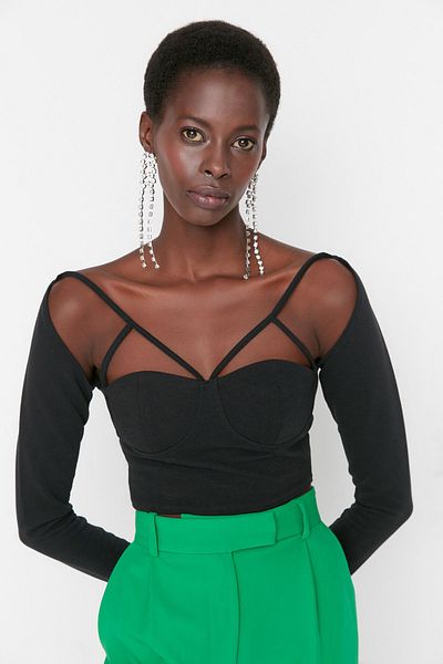 Trendyol Collection Λεπτομερής μπλούζα μαύρη σωλήνωση TPRAW22BD0103