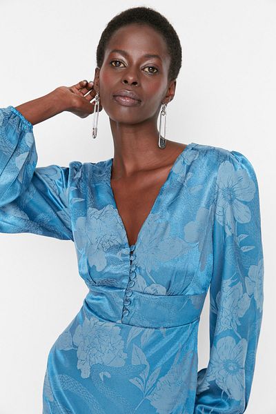 Trendyol Collection Tkané krátké modré večerní šaty - detail na knoflík, TPRSS20EL1519