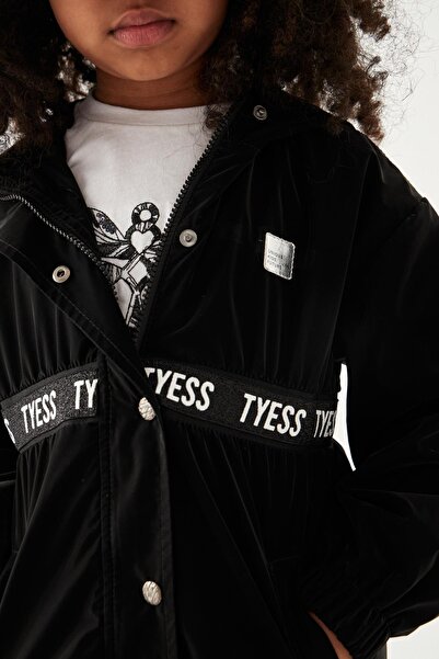 Tyess Girl's Black Raincoat 22pfwtj4701