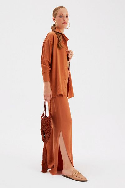 Sateen Tan Colored Linen Trousers - Slit Detail