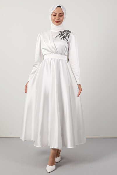 Giza Giyim Rochie de seara din satin alb - detaliata pe umeri