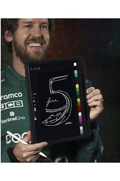 Efendioğlu Design Μπλουζάκι Vettel Design F1 με μαύρη εκτύπωση μεγέθους 5
