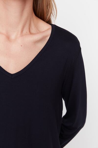 Trendyol Collection Sötétkék V-nyakú zsebes részletes kötött pizsama szett THMAW21PT0062