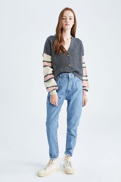 DeFacto Cool Regular Fit V-Neck Cardigan