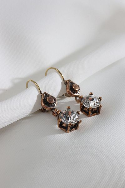 Süspüs Accessories أقراط متدلية من الحجر الأبيض الأصلي