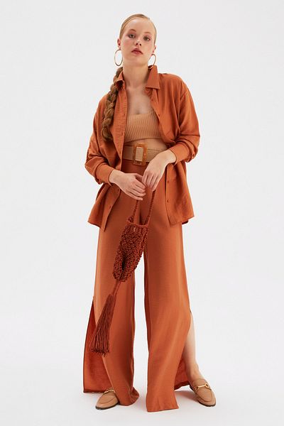 Sateen Tan Colored Linen Trousers - Slit Detail