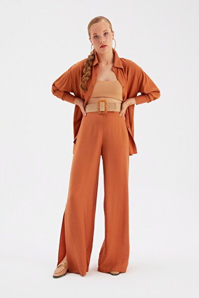 Sateen Tan Colored Linen Trousers - Slit Detail
