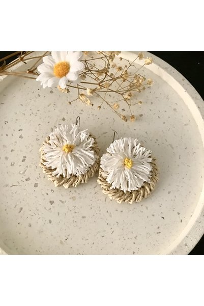 By G Tasarım Straw Daisy Earrings