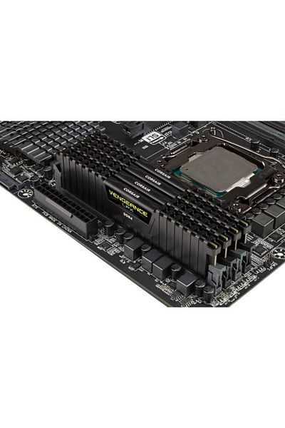 Corsair 32Gb (4X8Gb) 3600Mhz Ddr4 Cmk32Gx4M4D3600C16 Vengeance Lpx Pc Ram
