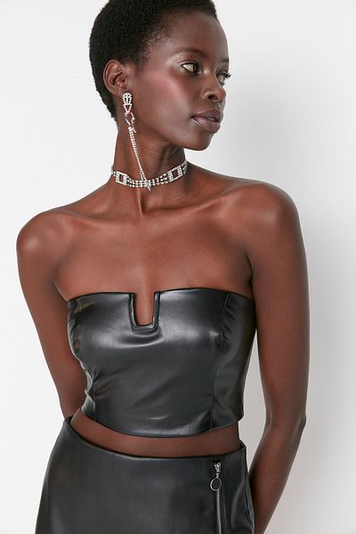 Trendyol Collection Bustier z černé umělé kůže TPRSS22BS0010