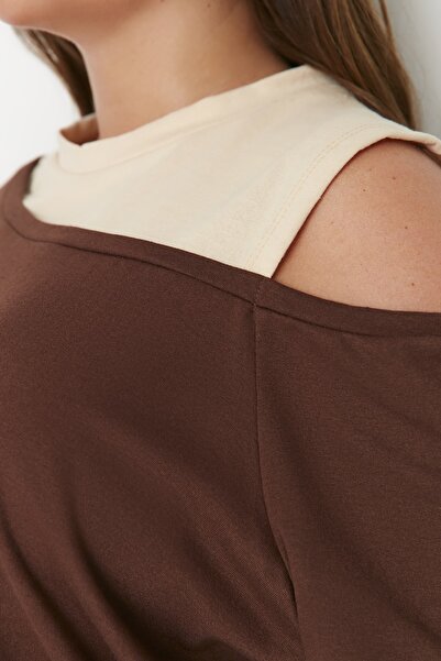 Trendyol Curve Nagy méretű fekete vékony kötött pulóver - nyakú, vállrészlet TBBAW23AO00020