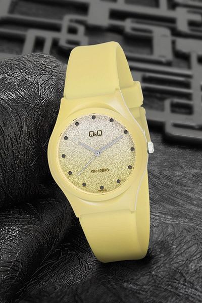 Q&Q Silicone Women's Wristwatch Pvq86s