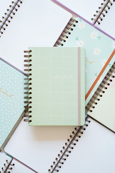 Matt Notebook دفتر ملاحظات مقاس A5 مقاس 15x21 سم ومبطن ومرن وغير مؤرخ باللون الأخضر