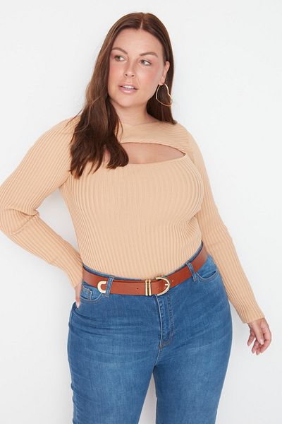 Trendyol Curve Große Größen in Pullover  - Beige - Figurbetont