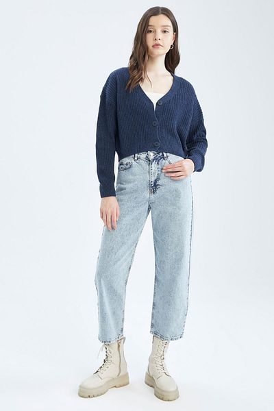 DeFacto Regular Fit V-Neck Buttoned Knitted Cardigan