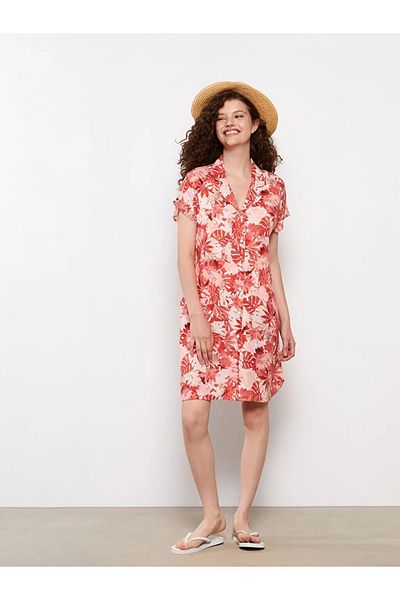 LC Waikiki Gemustertes Kurzarm-Strandkleid aus Viskose mit Hemdkragen für Damen