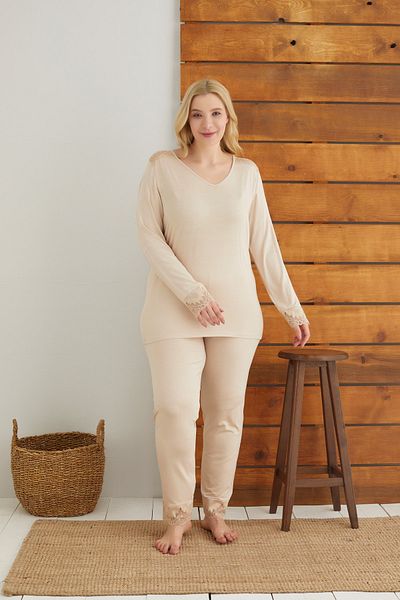 Siyah İnci Skin Viscose Large Size Lace Detailed Pajama Set